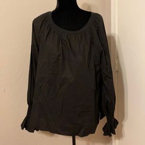 Black pull over peasant top